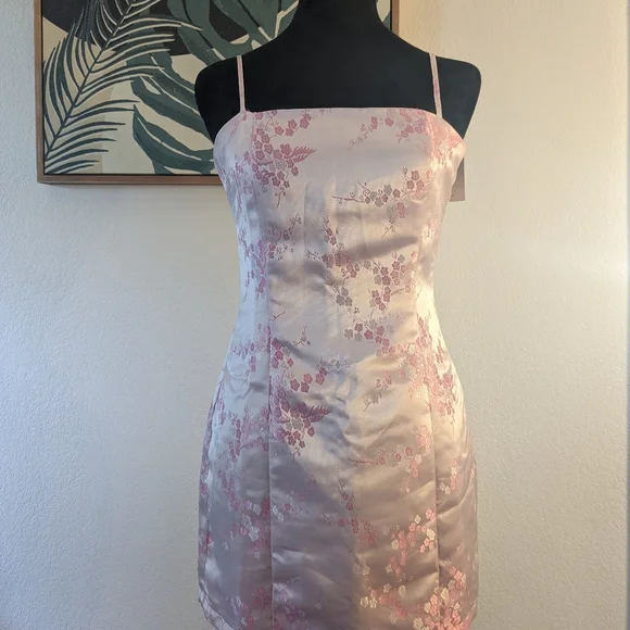 Superdown Floral Mini Dress NWT Size XS - Picture 4 of 7